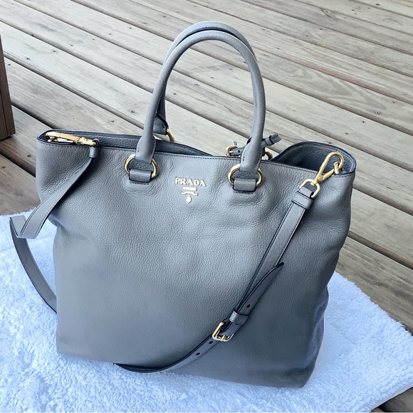 NICE genuine leather PRADA tote bag 🌷🌷 - Picture 2 of 16